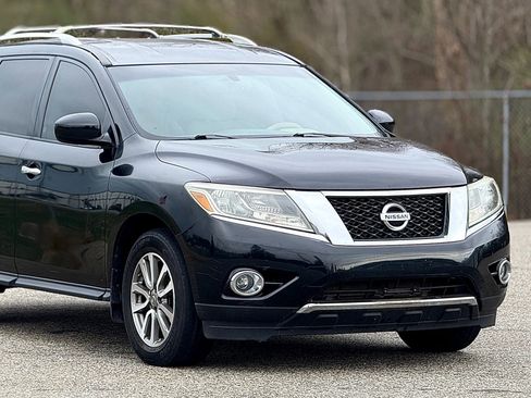 Used 2015 Nissan Pathfinder SV image 15