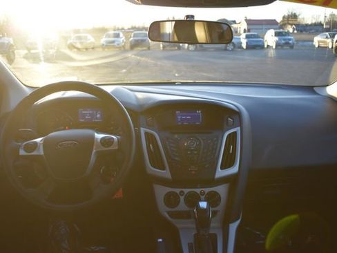 Used 2014 Ford Focus SE w/ Equipment Group 201A image 31