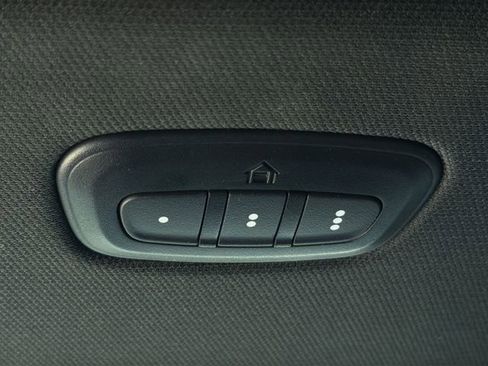 Used 2023 RAM 1500 Laramie image 25