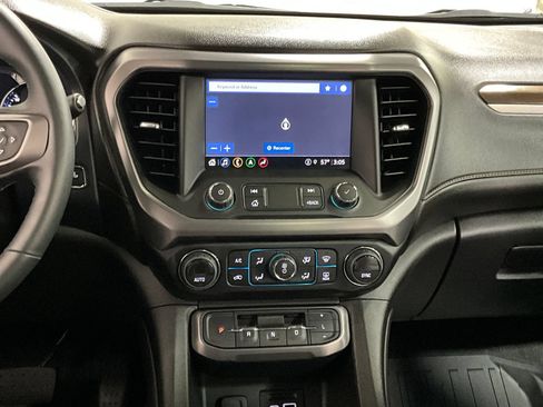 Used 2023 GMC Acadia AT4 w/ Technology Package AWD/4WD image 8