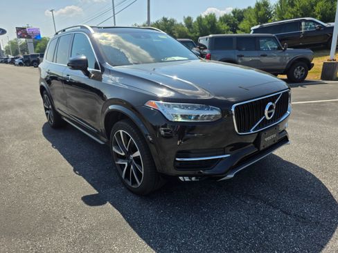 Used 2018 Volvo XC90 T6 Momentum w/ Protection Package AWD/4WD image 7