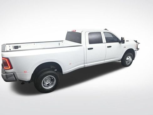 Used 2024 RAM 3500 Tradesman w/ Chrome Appearance Group AWD/4WD image 33