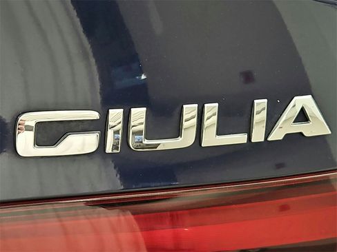 Used 2018 Alfa Romeo Giulia Ti w/ Quick Order Package 22X Lusso image 32