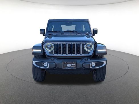 Used 2025 Jeep Wrangler Unlimited Sahara AWD/4WD image 2