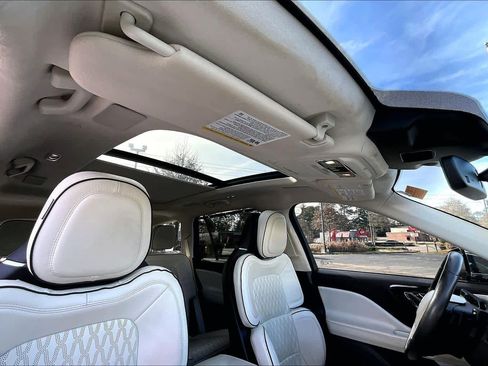 Used 2022 Lincoln Aviator Black Label w/ Dynamic Handling Package image 13