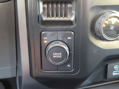 Used 2023 Ford F150 XLT image 25