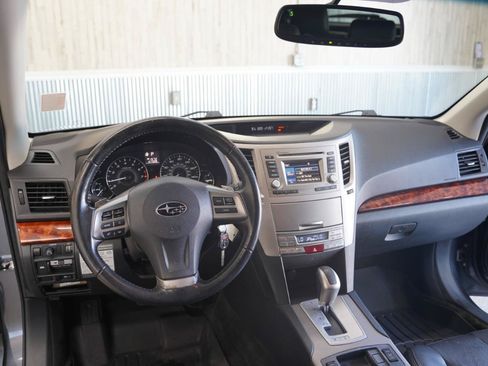 Used 2012 Subaru Outback 2.5i Limited w/ Moonroof Pkg AWD/4WD image 11