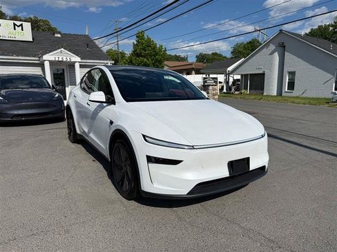Used 2026 Tesla Model Y Long Range AWD/4WD image 7
