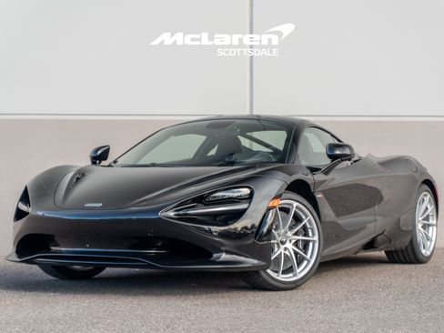Used 2026 McLaren 750S RWD image 2