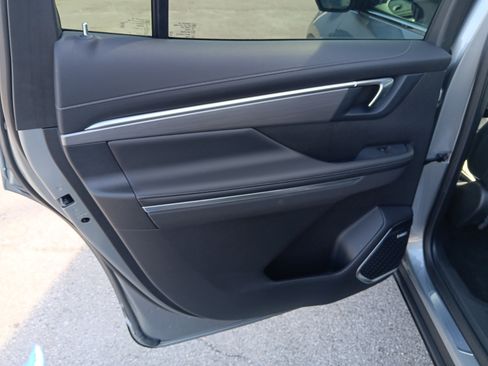 Used 2025 Buick Enclave Preferred image 24