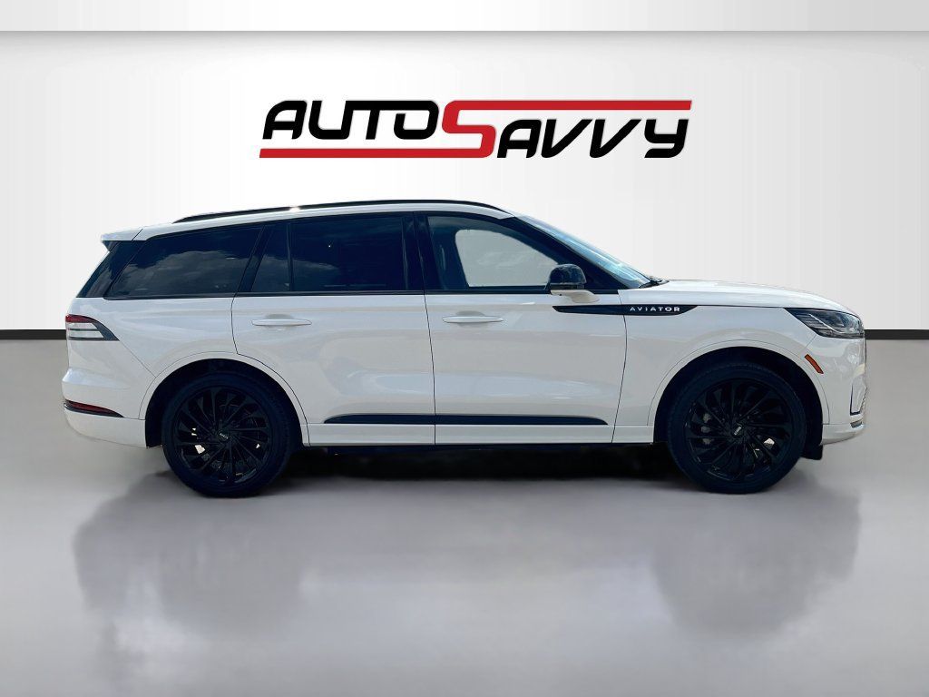Used 2025 Lincoln Aviator Reserve w/ Equipment Group 201A AWD/4WD image 8
