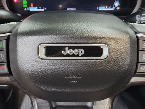 Used 2022 Jeep Grand Cherokee Limited AWD/4WD image 50