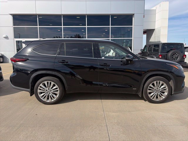 Used 2024 Toyota Highlander Limited AWD/4WD image 7