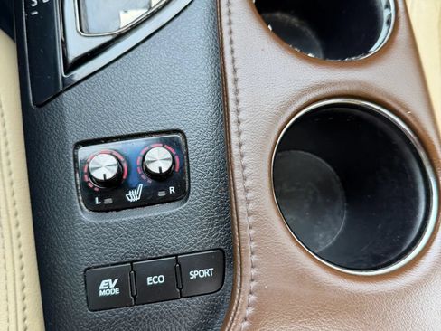 Used 2014 Toyota Avalon XLE Premium FWD image 27