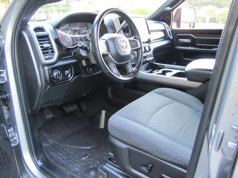 Used 2024 RAM 2500 Big Horn w/ Night Edition AWD/4WD image 14