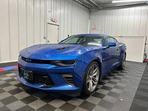Used 2018 Chevrolet Camaro SS RWD image 6