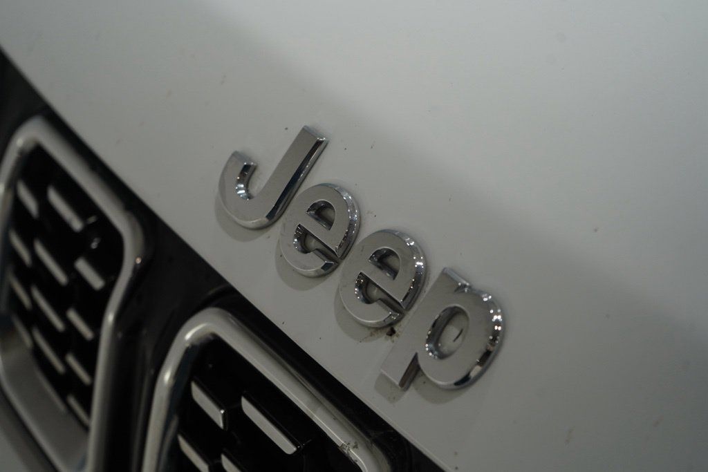 Used 2025 Jeep Compass Limited AWD/4WD image 9
