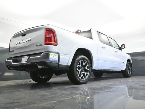 Used 2025 RAM 1500 Laramie AWD/4WD image 37