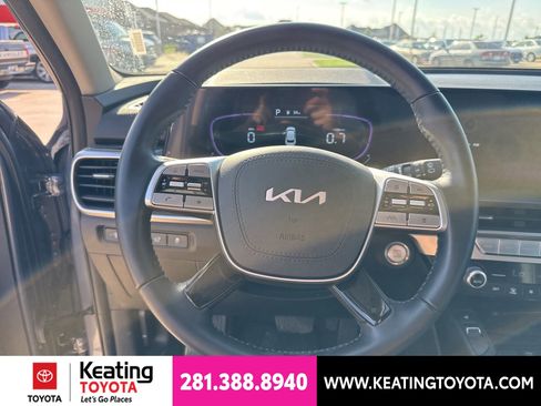 Used 2025 Kia Telluride S FWD image 11