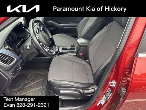 Used 2022 Kia Seltos S FWD image 7
