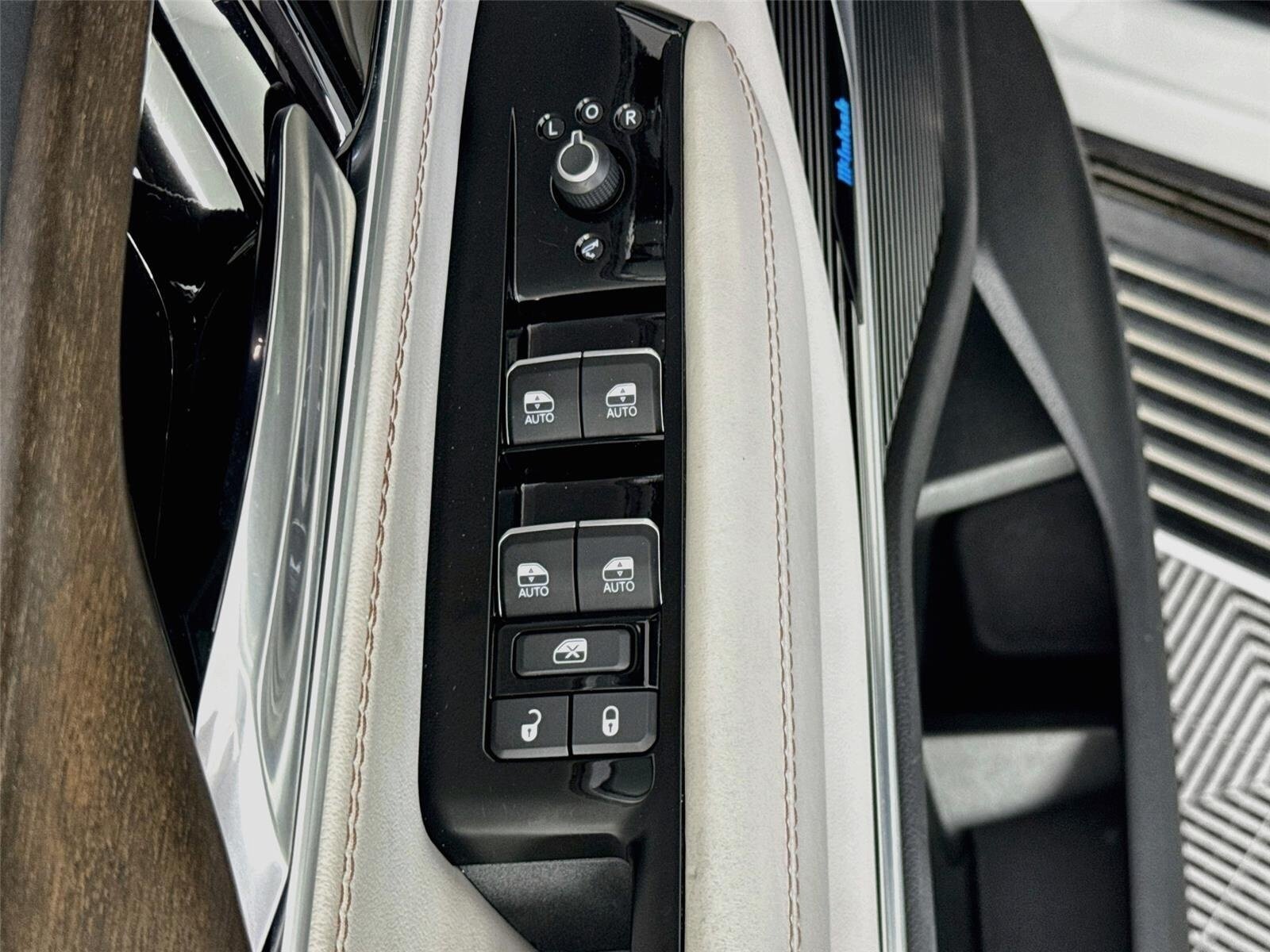 Used 2022 Jeep Grand Wagoneer Series I AWD/4WD image 20