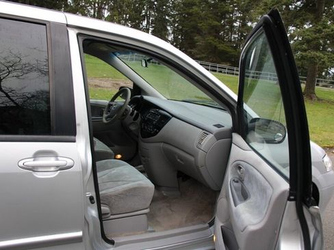 Used 2003 MAZDA MPV LX image 12