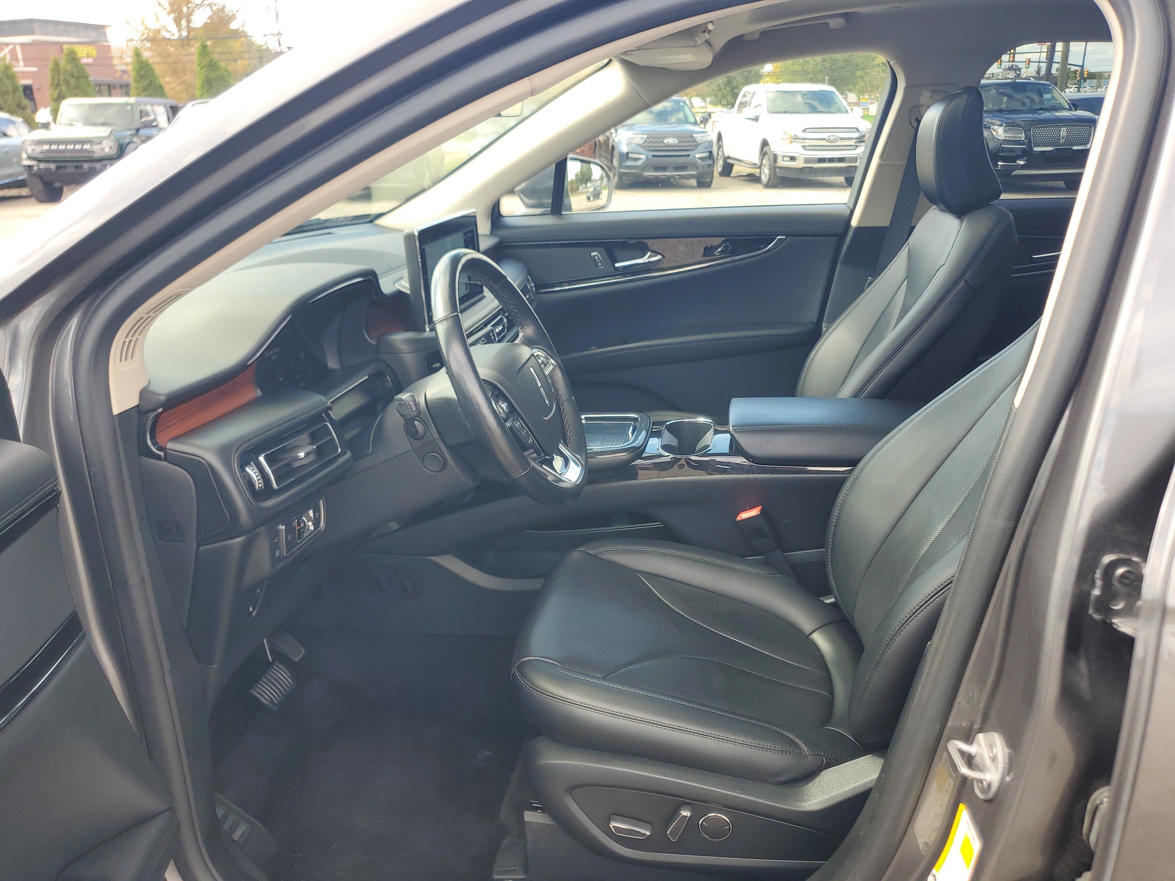 Certified 2022 Lincoln Nautilus Reserve AWD/4WD image 12