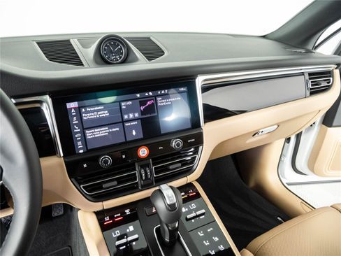 New 2026 Porsche Macan Turbo AWD/4WD image 13