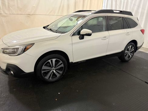 Used 2018 Subaru Outback 2.5i Limited image 2