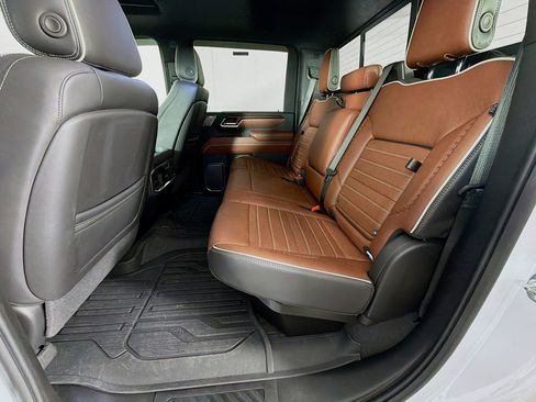 Used 2025 GMC Sierra 2500 Denali Ultimate w/ Max Trailering Package image 25