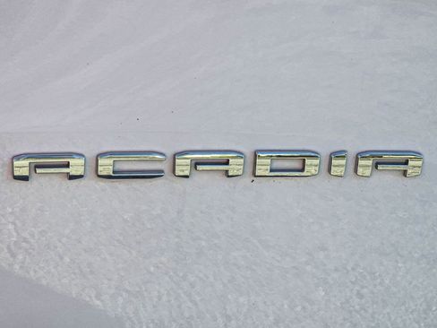Used 2025 GMC Acadia Elevation FWD image 7