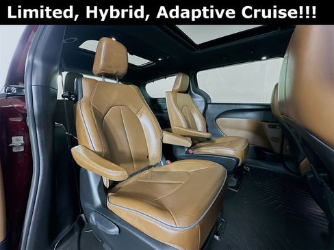 Used 2021 Chrysler Pacifica Limited image 30