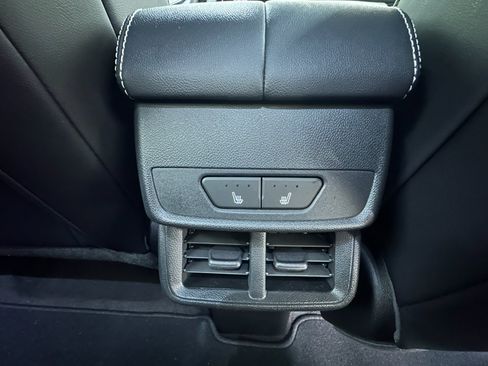 Used 2025 GMC Terrain Elevation w/ Elevation Premium Package AWD/4WD image 21