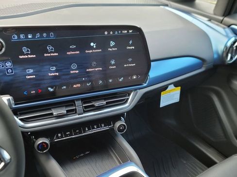 New 2026 Chevrolet Equinox EV LT image 21