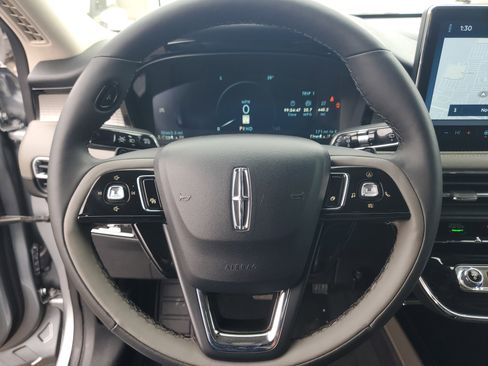 Certified 2023 Lincoln Corsair AWD w/ Equipment Group 101A image 14