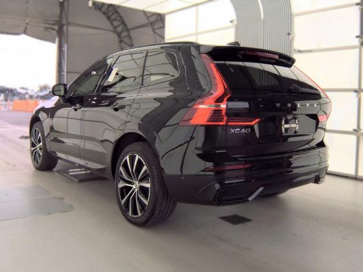 Used 2024 Volvo XC60 B5 Plus w/ Protection Package Premier AWD/4WD image 6