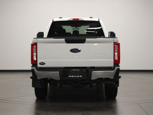 Used 2024 Ford F250 XLT w/ FX4 Off-Road Package AWD/4WD image 7