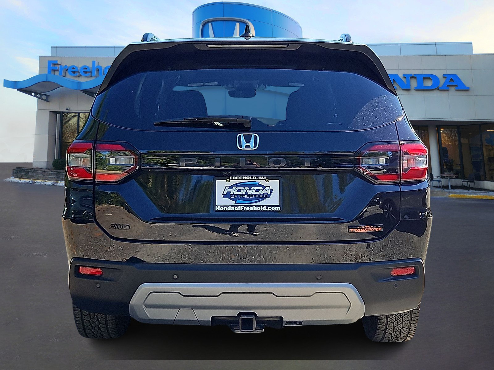 Used 2024 Honda Pilot TrailSport image 5