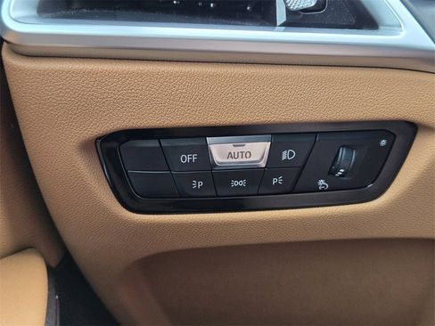 Certified 2025 BMW 330i xDrive Sedan w/ M Sport Package image 22