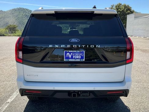 New 2026 Ford Expedition Active image 27