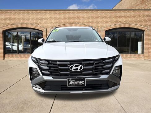 Certified 2025 Hyundai Tucson SEL image 9