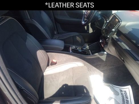 Used 2022 Volvo XC40 T5 R-Design image 6