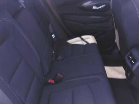 Used 2024 GMC Terrain SLE AWD/4WD image 8