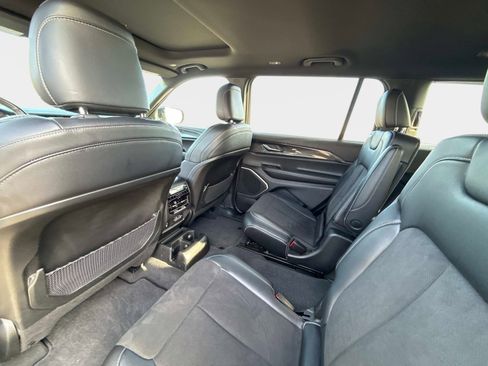 Used 2022 Jeep Grand Cherokee L Laredo image 19