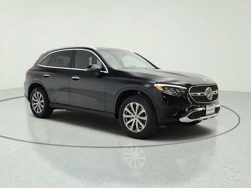 Certified 2026 Mercedes-Benz GLC 300 image 3