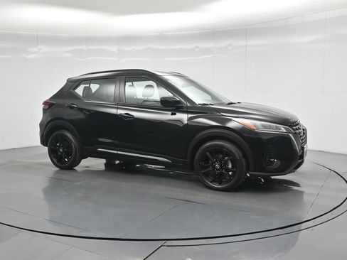 Used 2023 Nissan Kicks SR w/ SR Premium Package FWD image 24