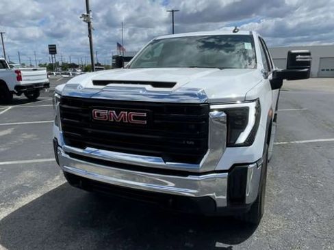 Used 2024 GMC Sierra 2500 Pro AWD/4WD image 5