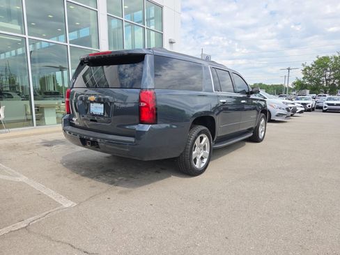 Used 2019 Chevrolet Suburban LS w/ All-Season Package AWD/4WD image 7