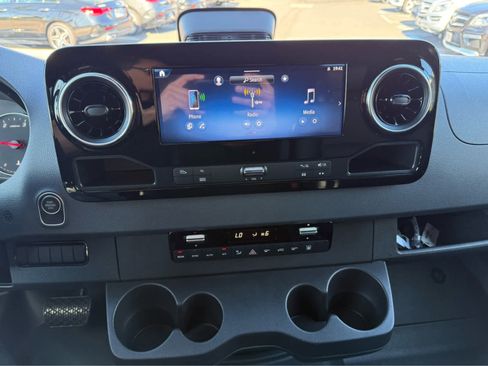New 2025 Mercedes-Benz Sprinter 2500 image 21