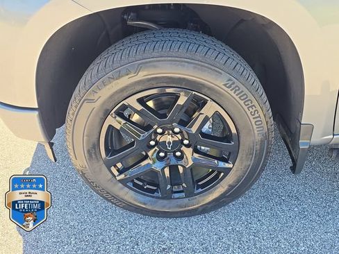 Certified 2025 Chevrolet Silverado 1500 Custom AWD/4WD image 6
